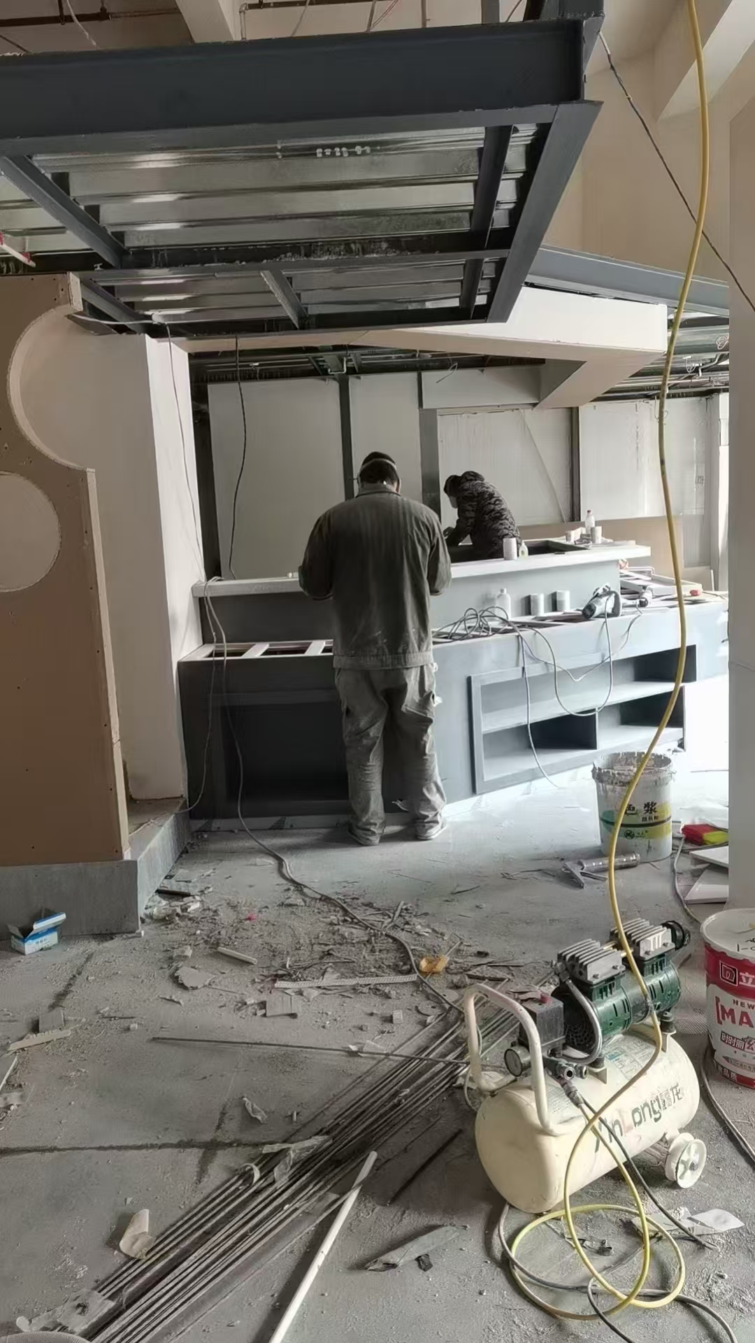 ���²�ͼ